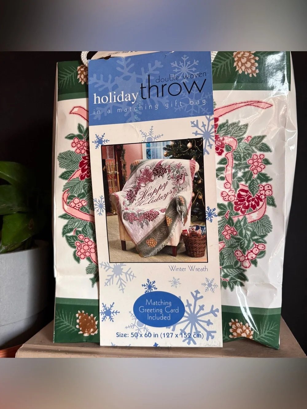 Vintage Holiday Throw Blanket - White, Green, Red